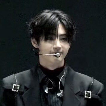 A moment captured by Sunghoon (ENHYPEN)'s fan