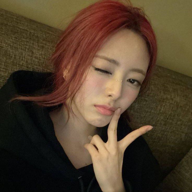 Behind-the-scenes cut of Yuna (ITZY)