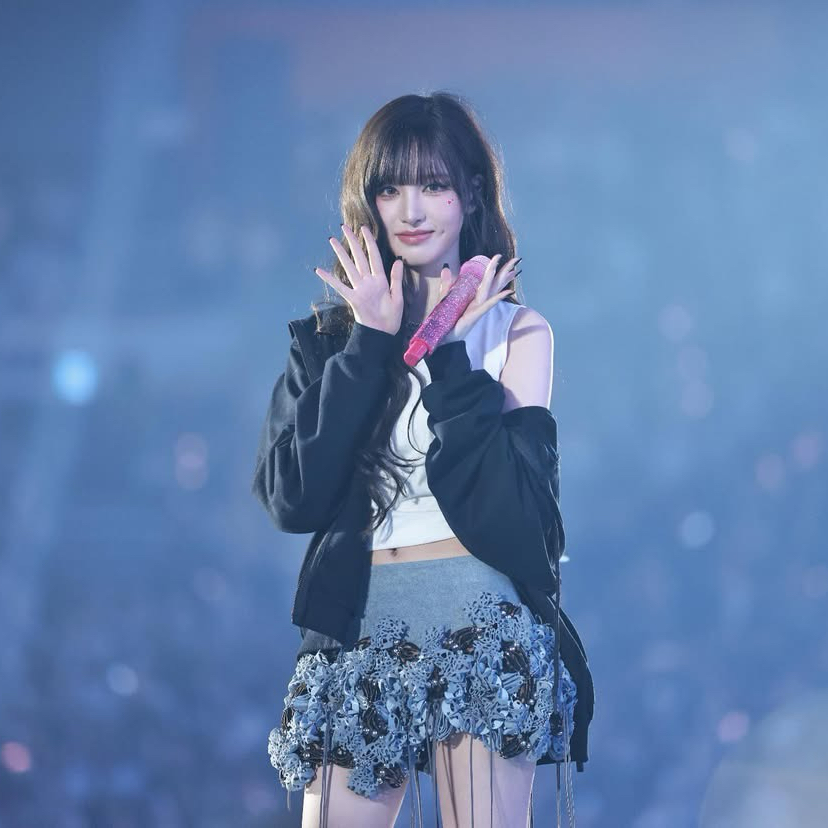 Latest photo of LIZ (IVE)