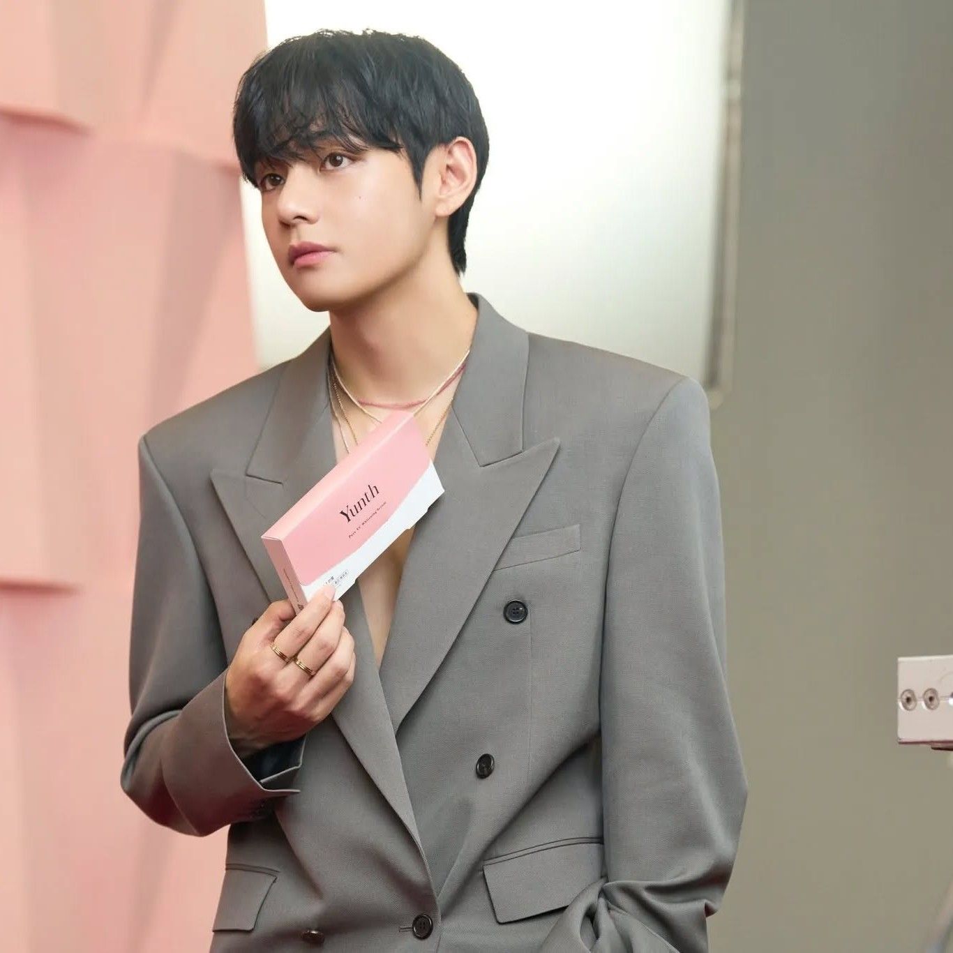 A moment captured by V (BTS)'s fan