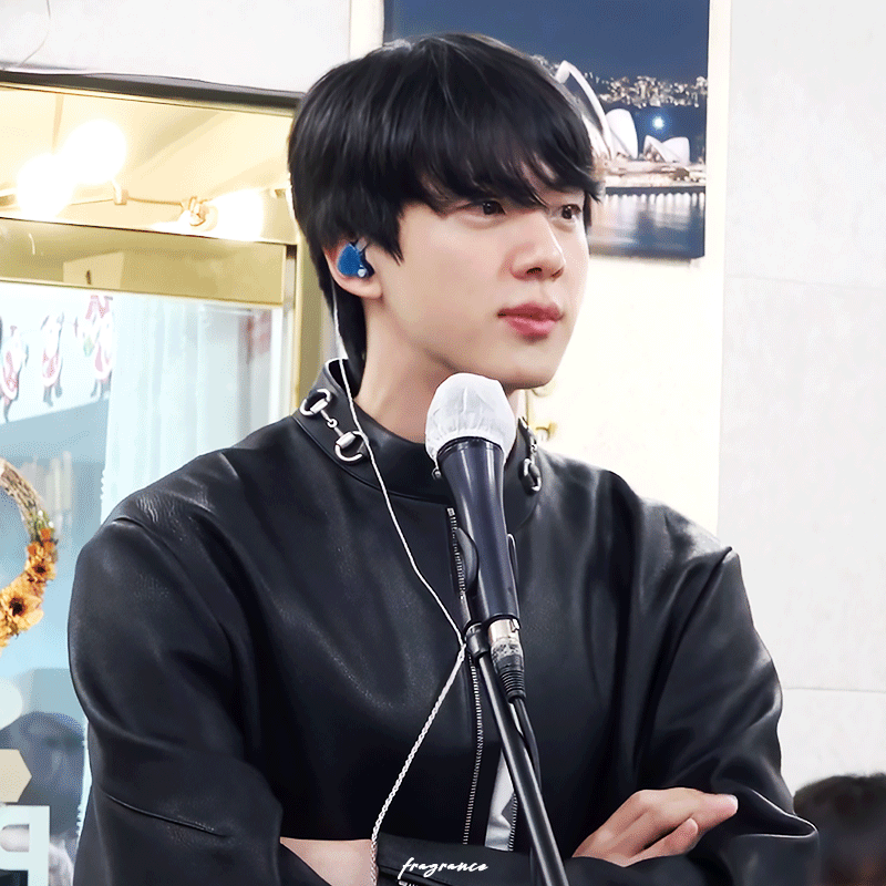 진 (방탄소년단) 최근 활동샷