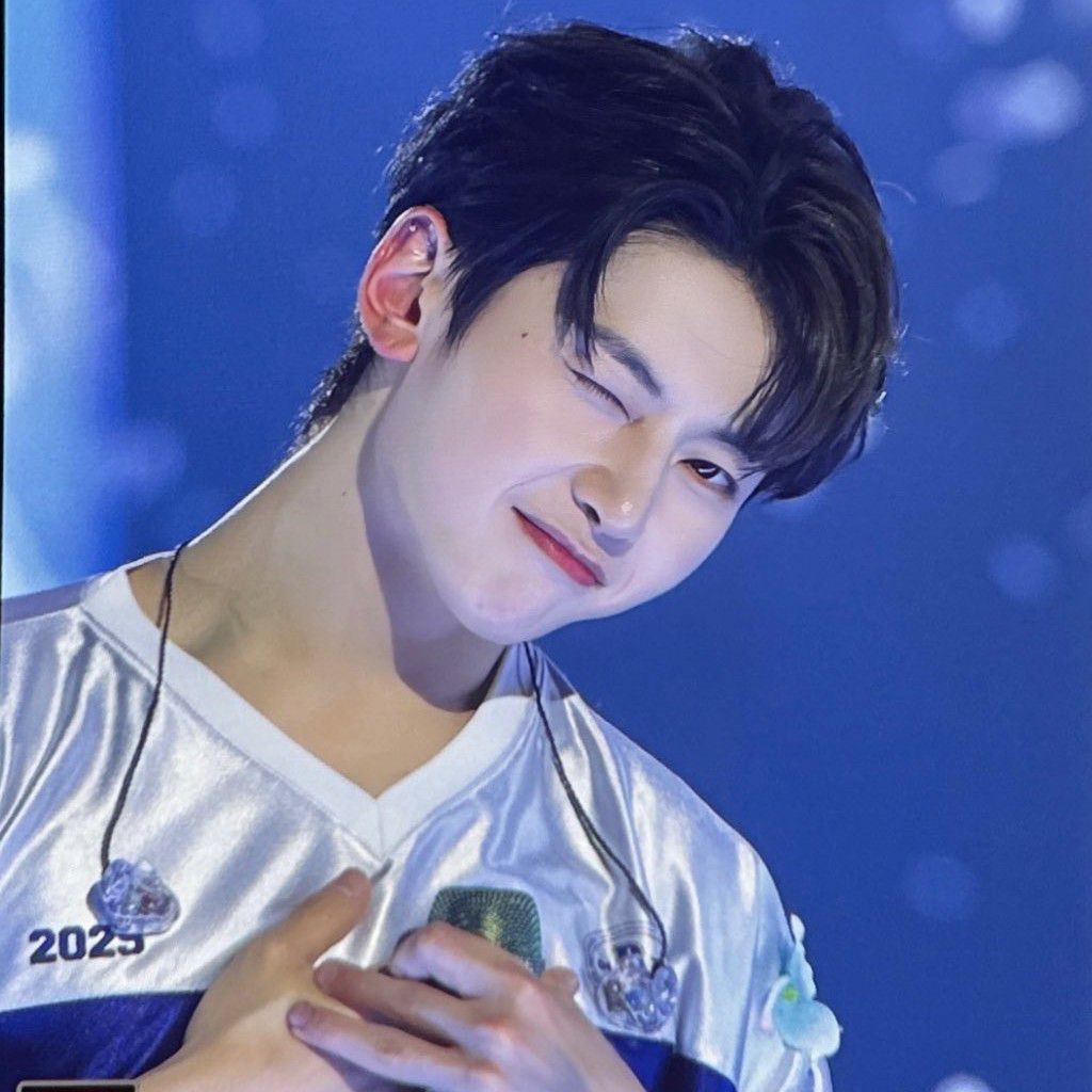 Latest photo of Seok Matthew (ZEROBASEONE)