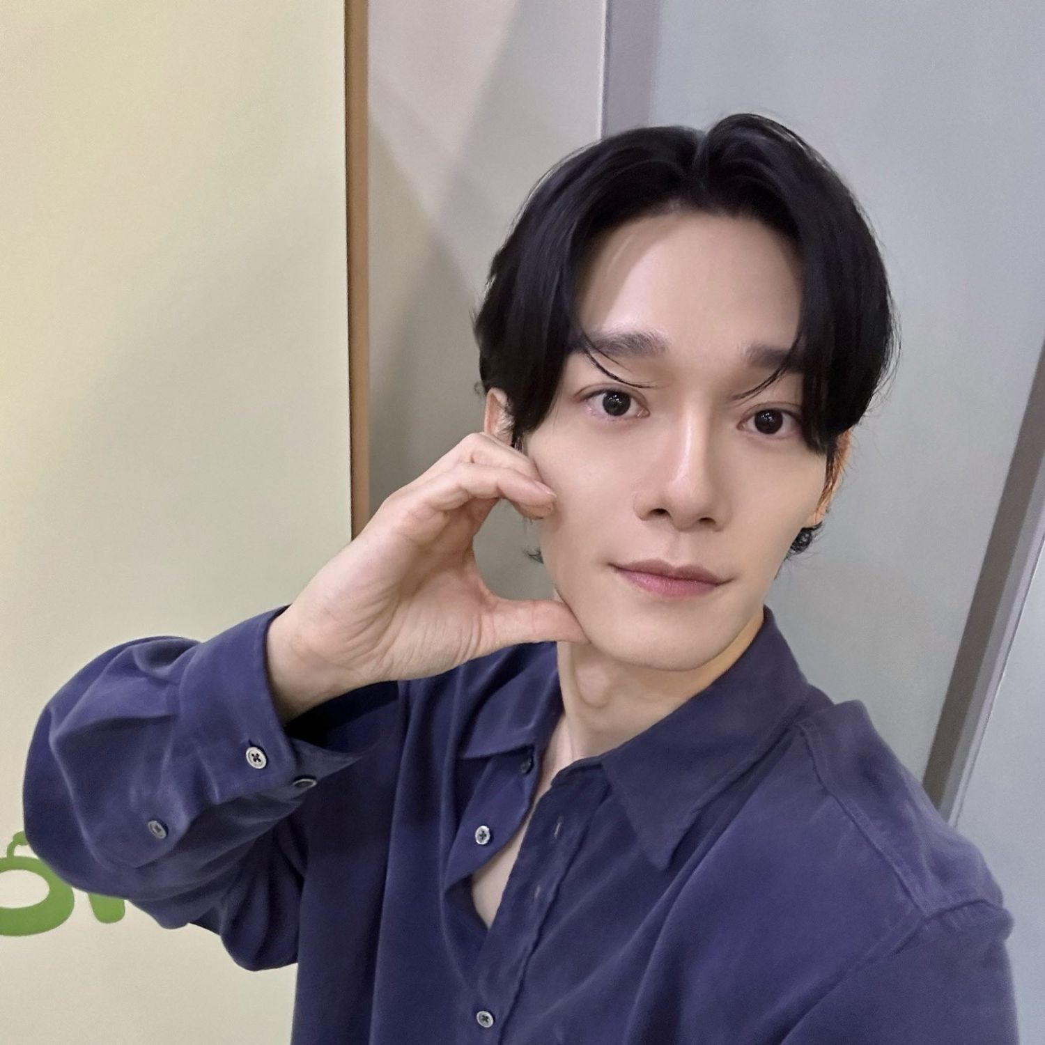 Behind-the-scenes cut of Chen (EXO)