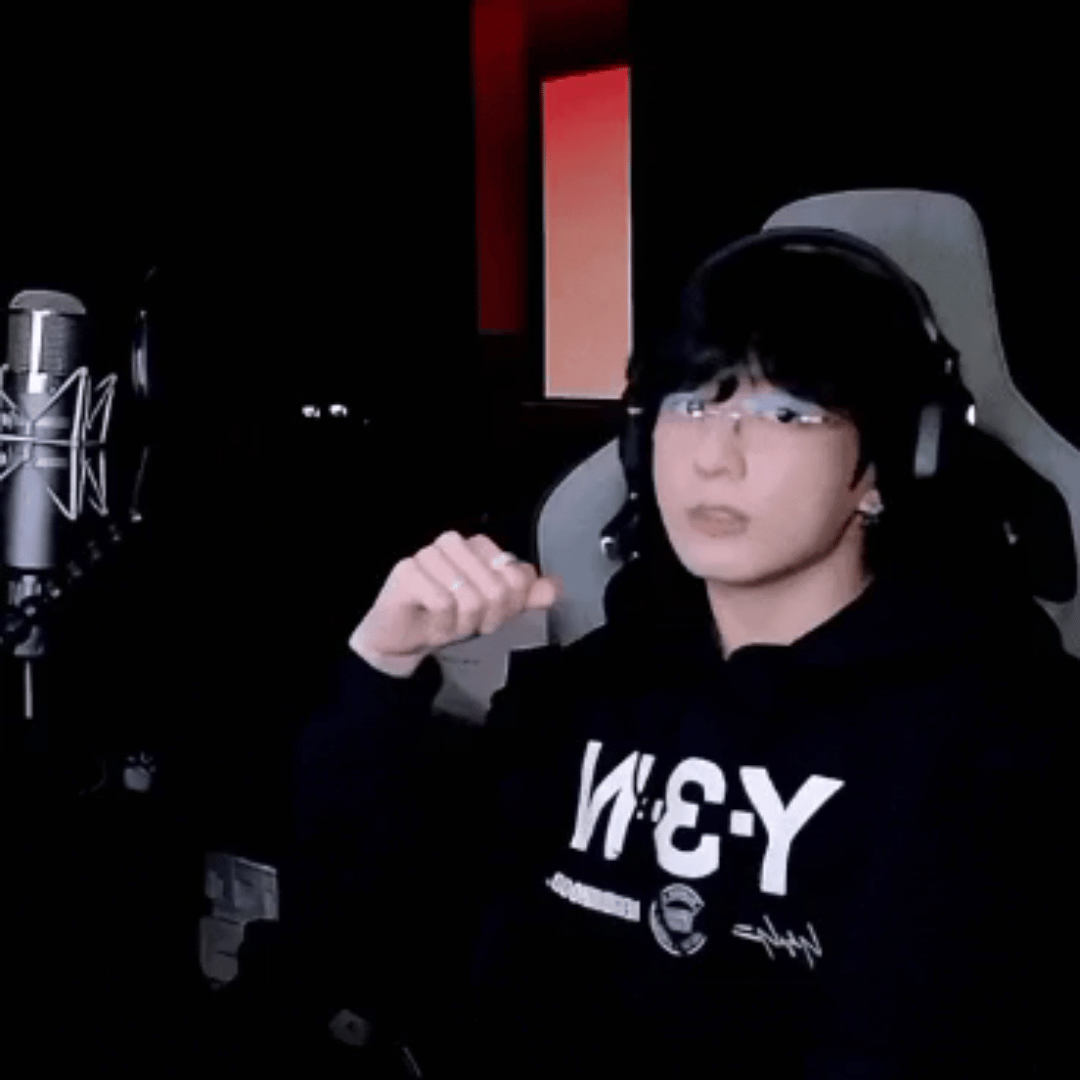 Latest photo of Jungkook (BTS)