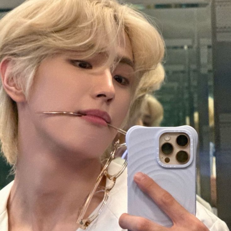 Behind-the-scenes cut of Yonghee (CIX)