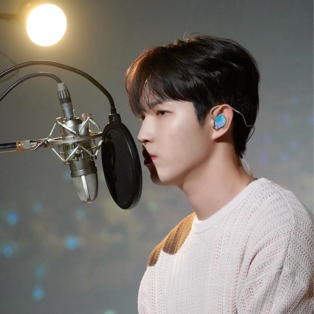 Recent activity shot of Kim Jaehwan