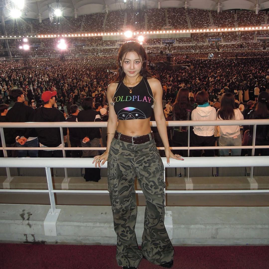 Behind-the-scenes cut of Jihyo (TWICE)