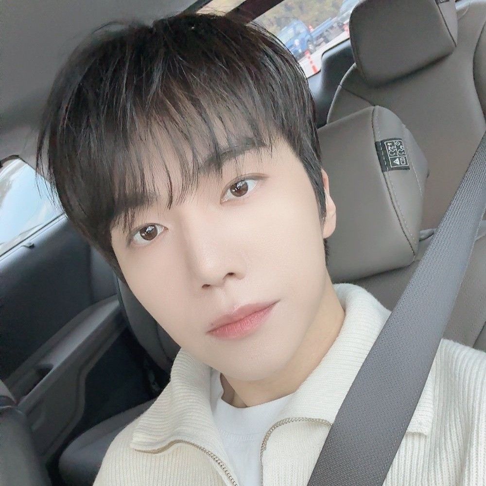 珍虎 (PENTAGON)的最新活動照片