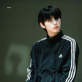 リウ (BOYNEXTDOOR)の舞台裏ショット