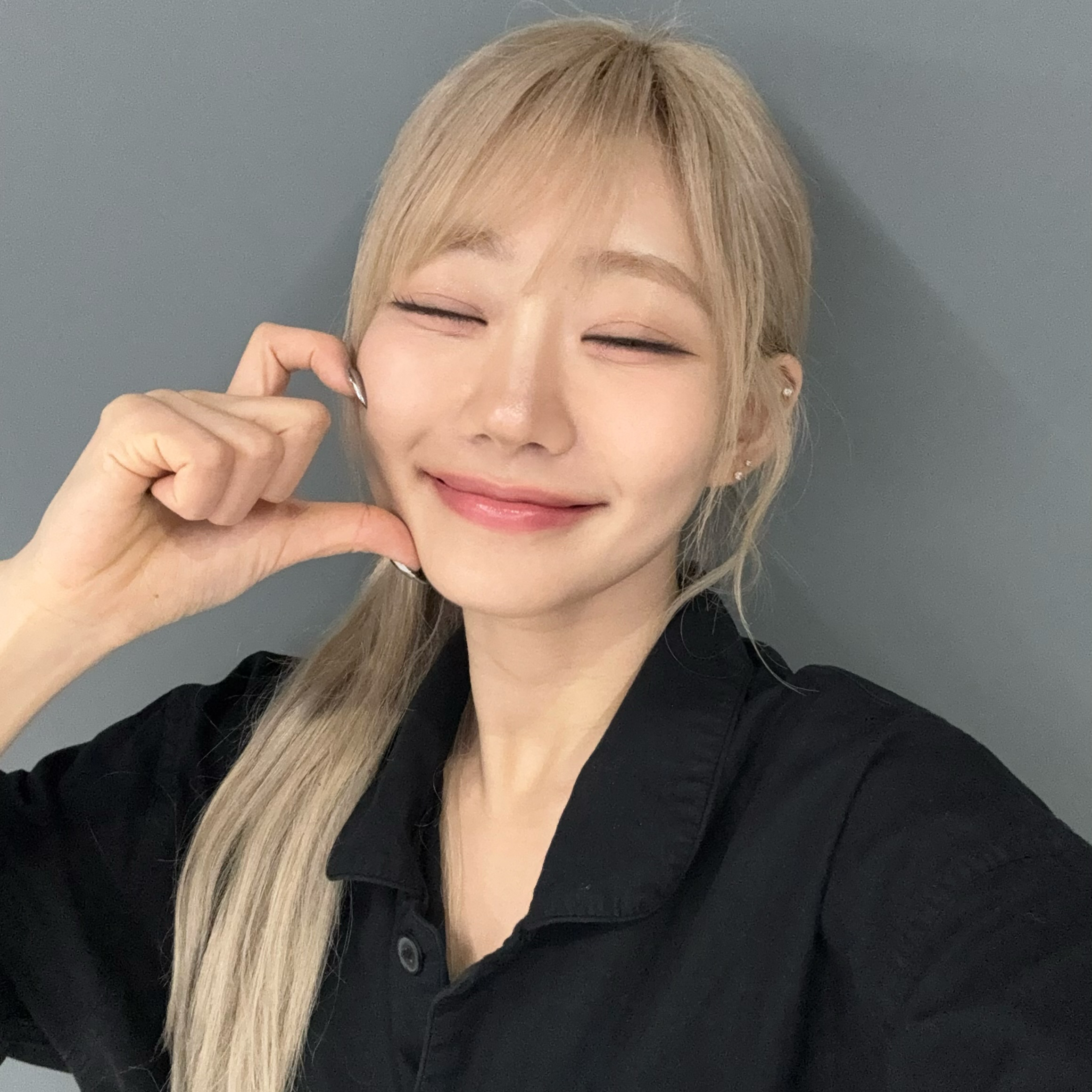 Behind-the-scenes cut of Julie (KISS OF LIFE)