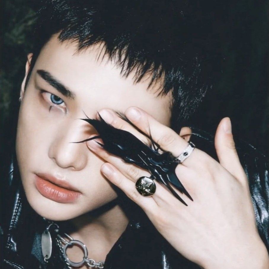 Behind-the-scenes cut of Hyunjin (Stray Kids)