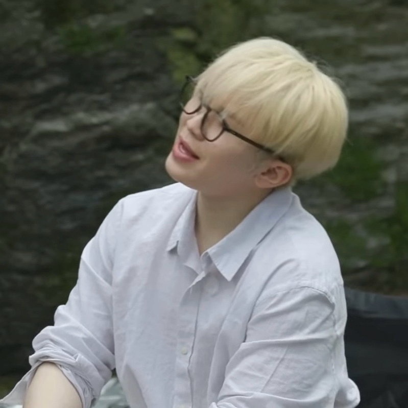 A moment captured by Woozi (SEVENTEEN)'s fan