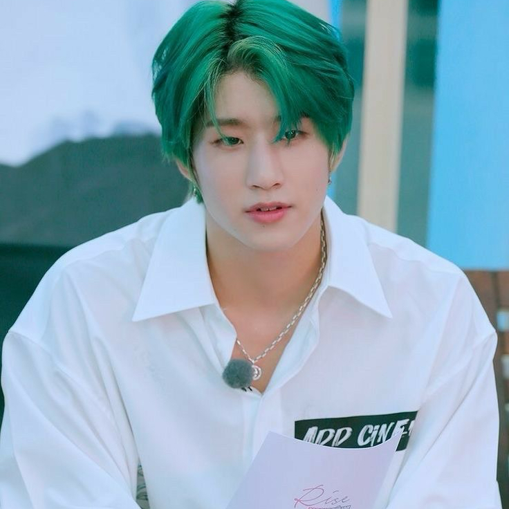 Behind-the-scenes cut of Jinjin (ASTRO)