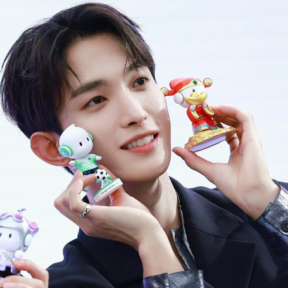 Momen yang diabadikan oleh penggemar DK (SEVENTEEN)
