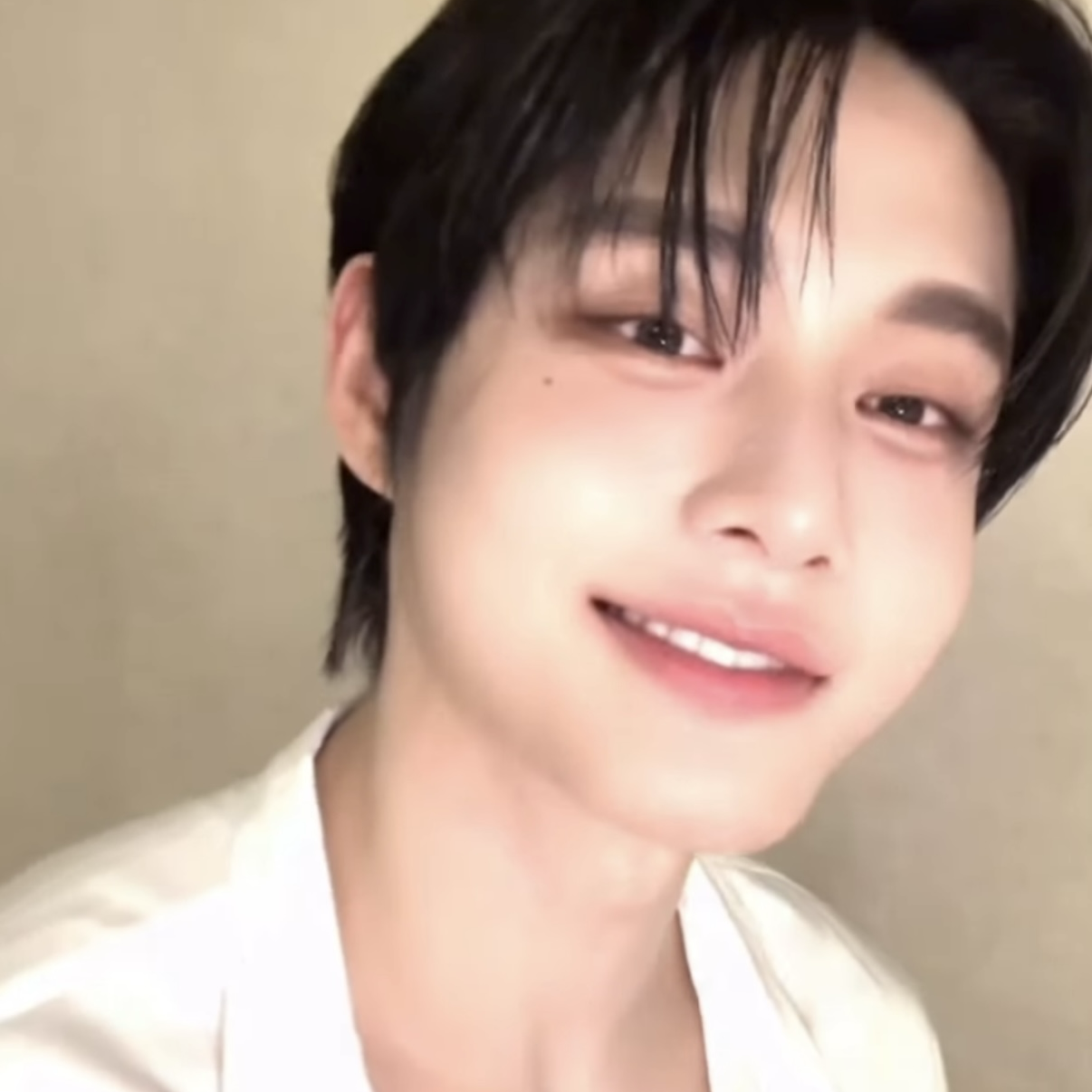김지웅 (제로베이스원)의 비하인드 컷