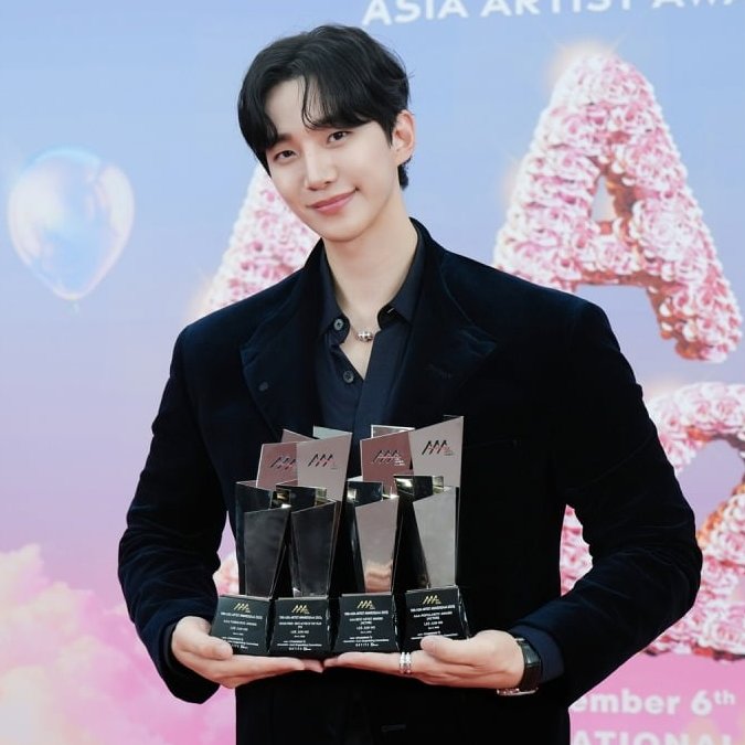 Latest photo of Junho (2PM)