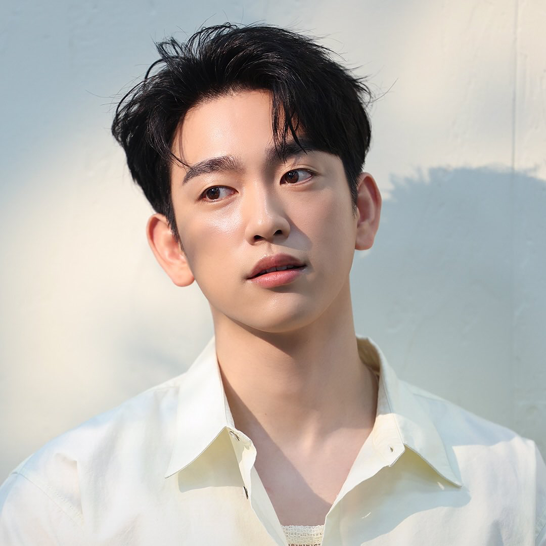 Latest photo of Jinyoung (GOT7)