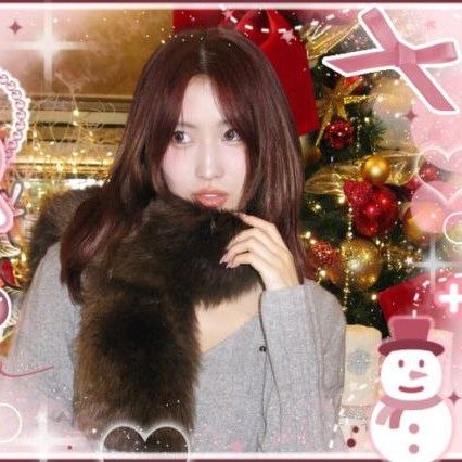 Foto aktivitas terbaru Momo (TWICE)