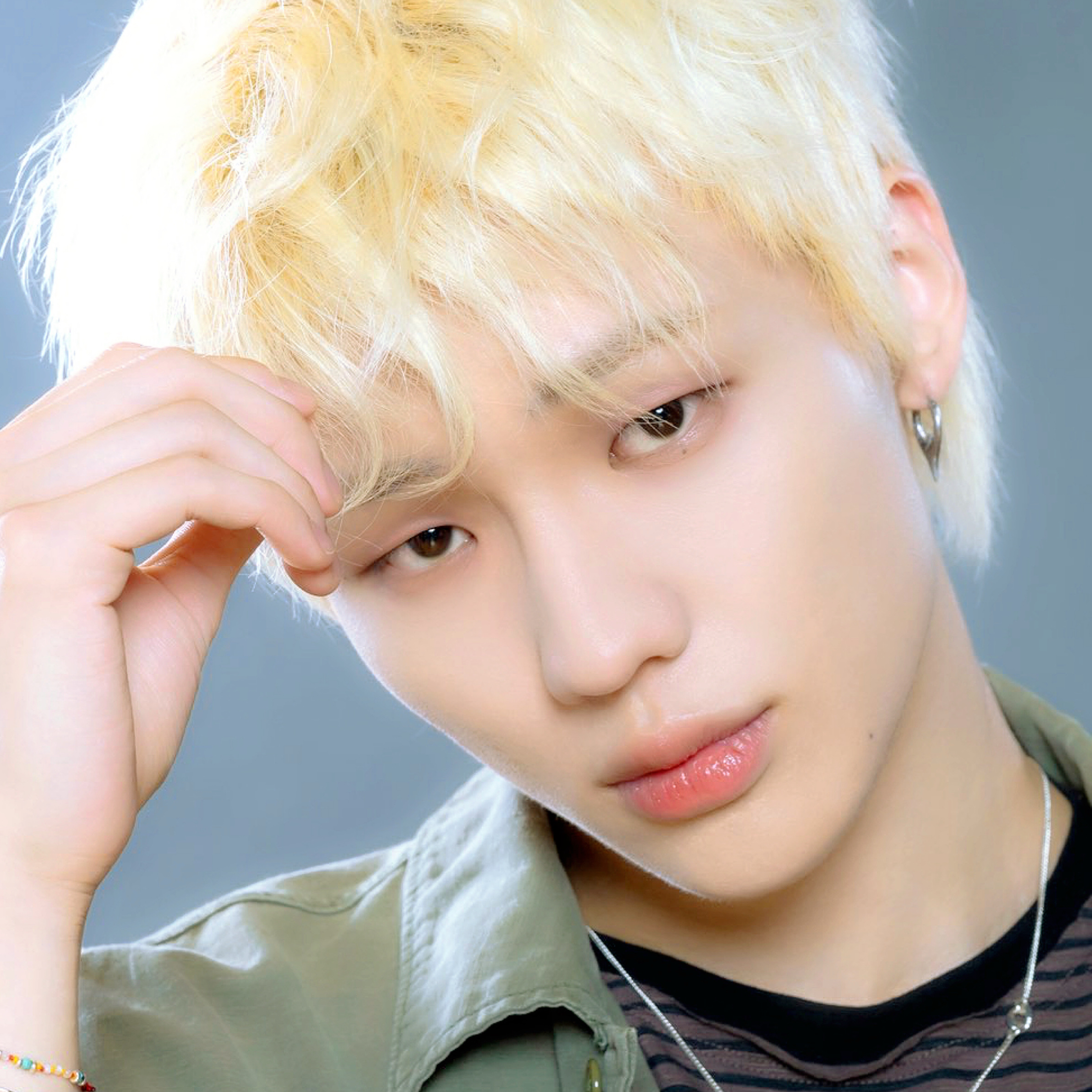 Behind-the-scenes cut of Junhyeok (TNX)