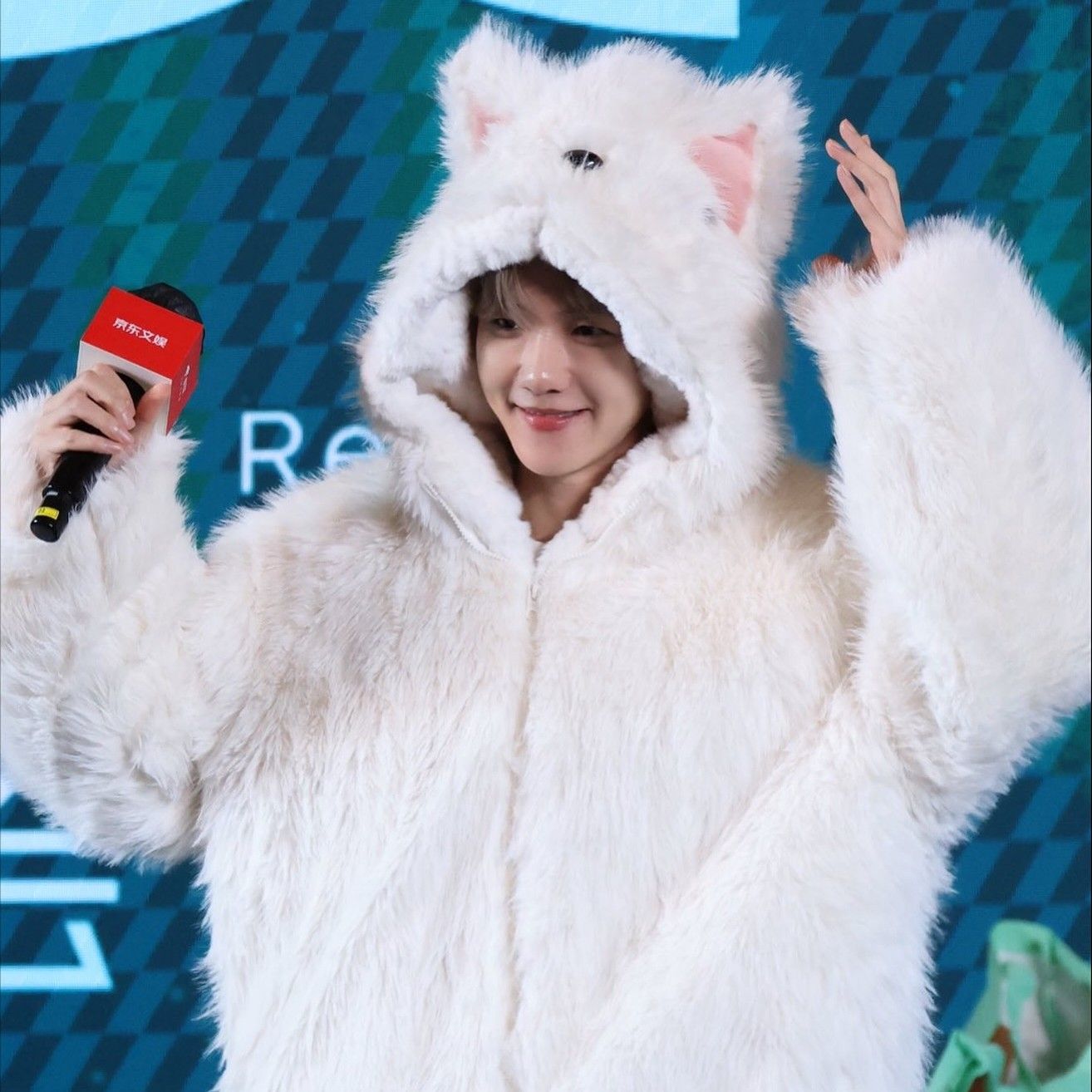 Behind-the-scenes cut of Baekhyun (EXO)