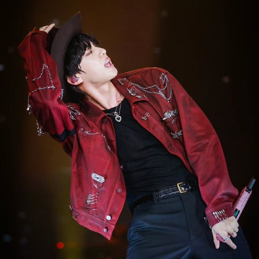 Behind-the-scenes cut of Jin (BTS)