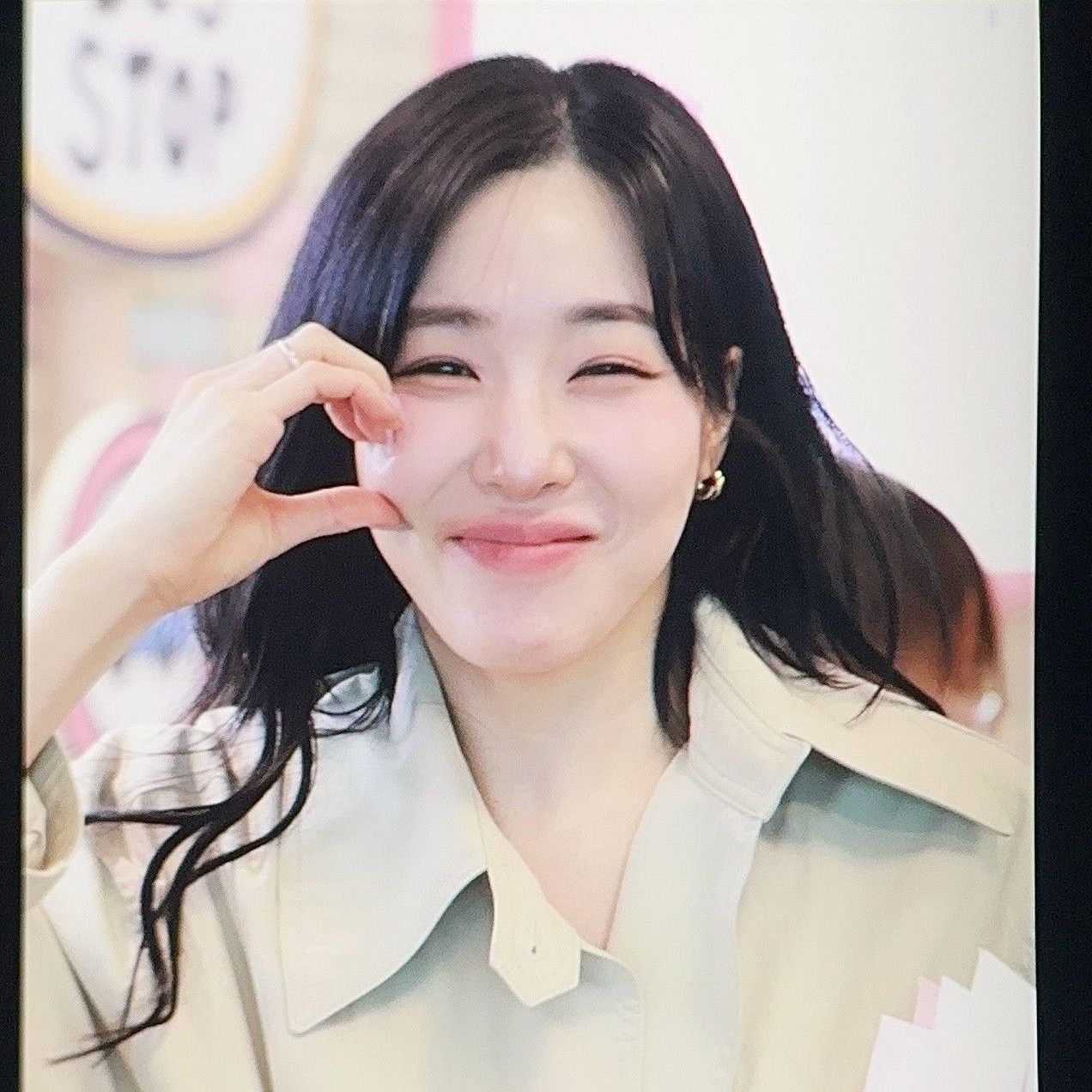 A moment captured by Tiffany Young (Girls' Generation)'s fan