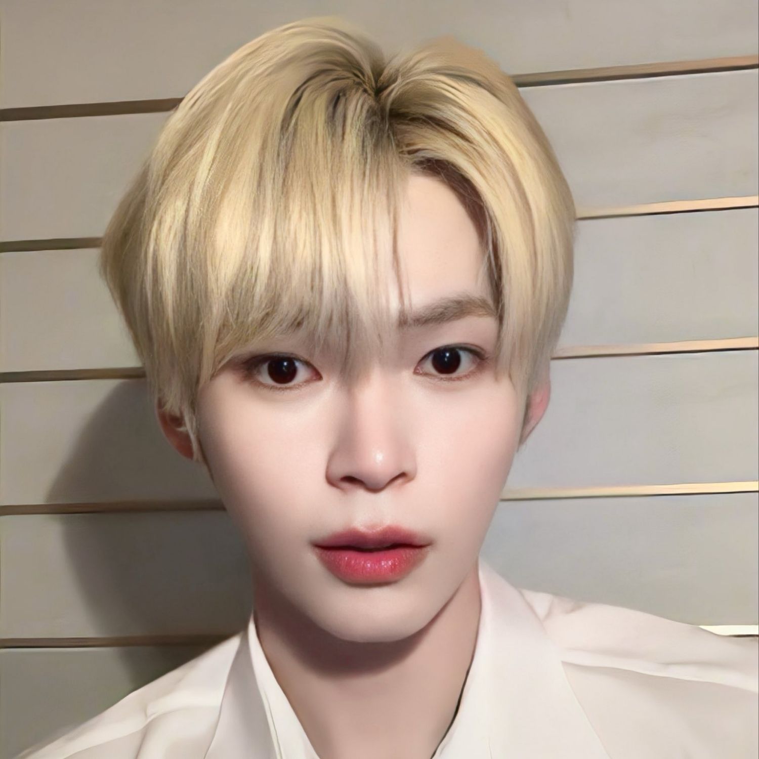 成韩彬 (ZEROBASEONE)的幕后花絮