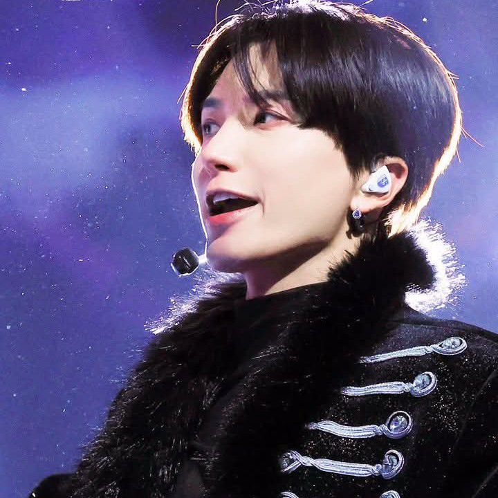 A moment captured by Leeteuk (Super Junior)'s fan