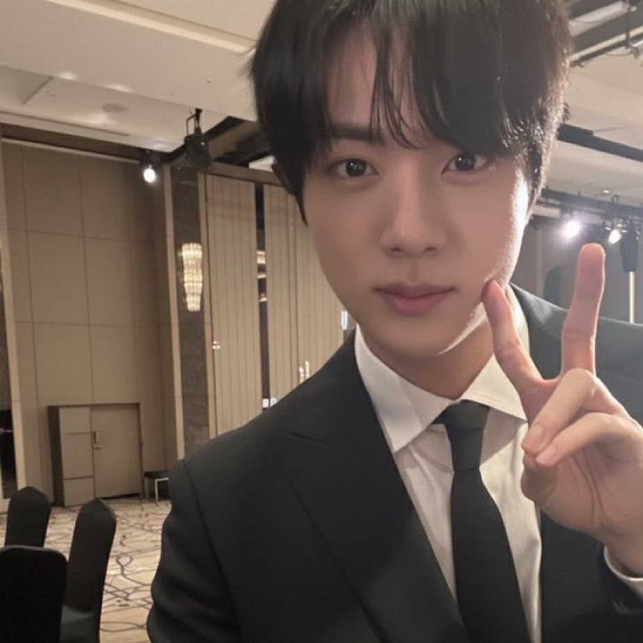 Potret di balik layar Jin (BTS)