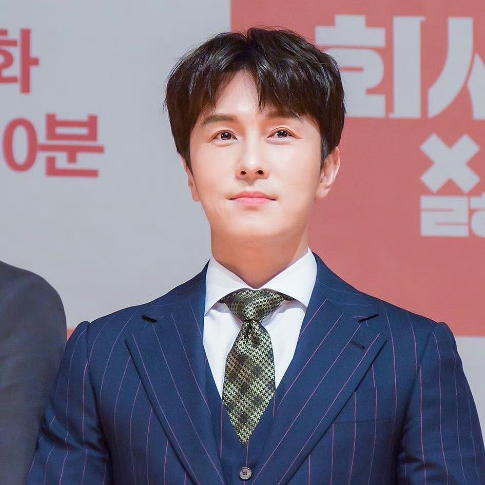 Latest photo of Kim Dongwan (SHINHWA)