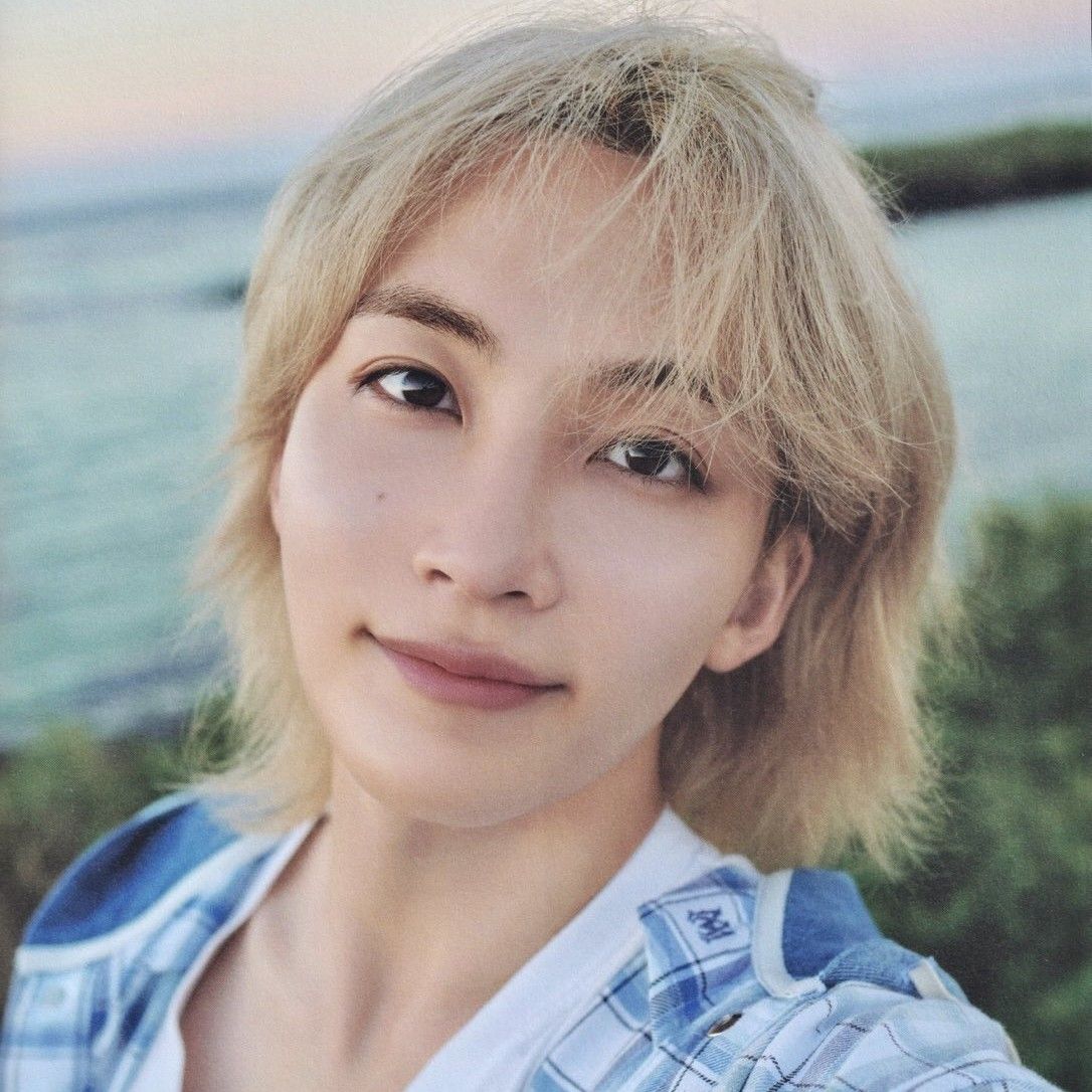Recent activity shot of Jeonghan (SEVENTEEN)