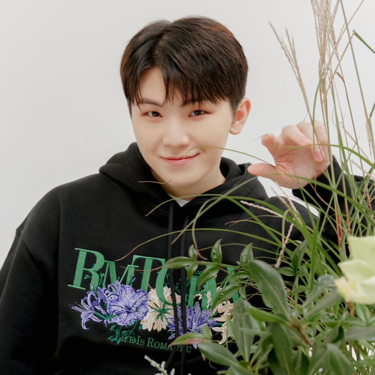 Latest photo of Woozi (SEVENTEEN)