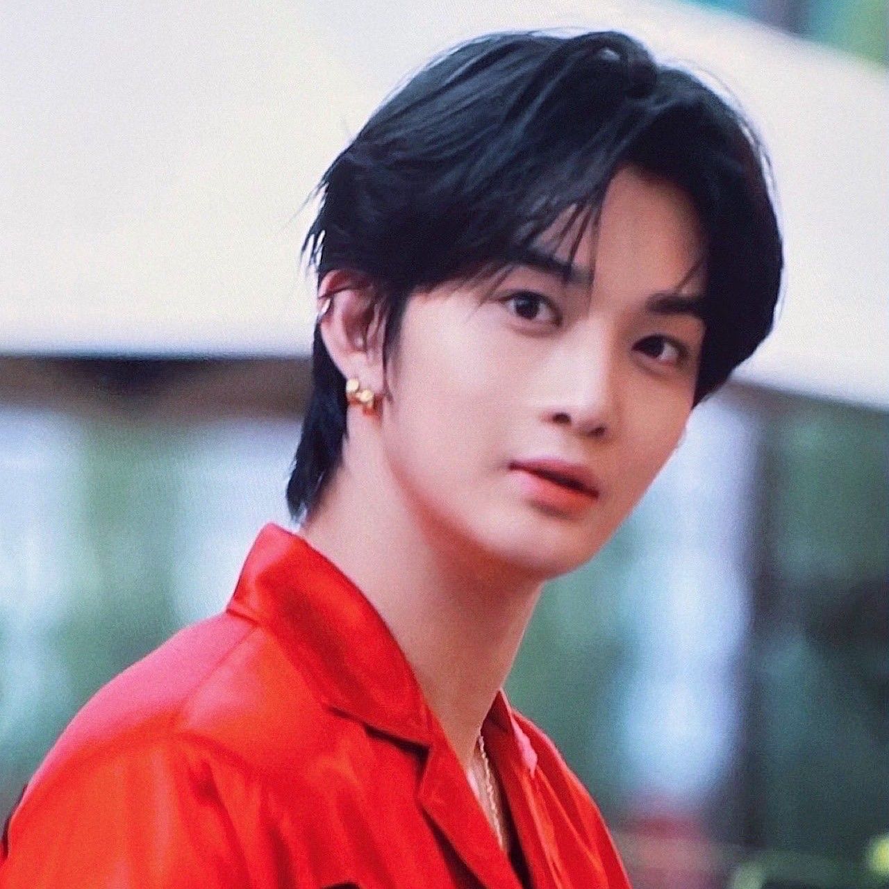Behind-the-scenes cut of Bae Jinyoung