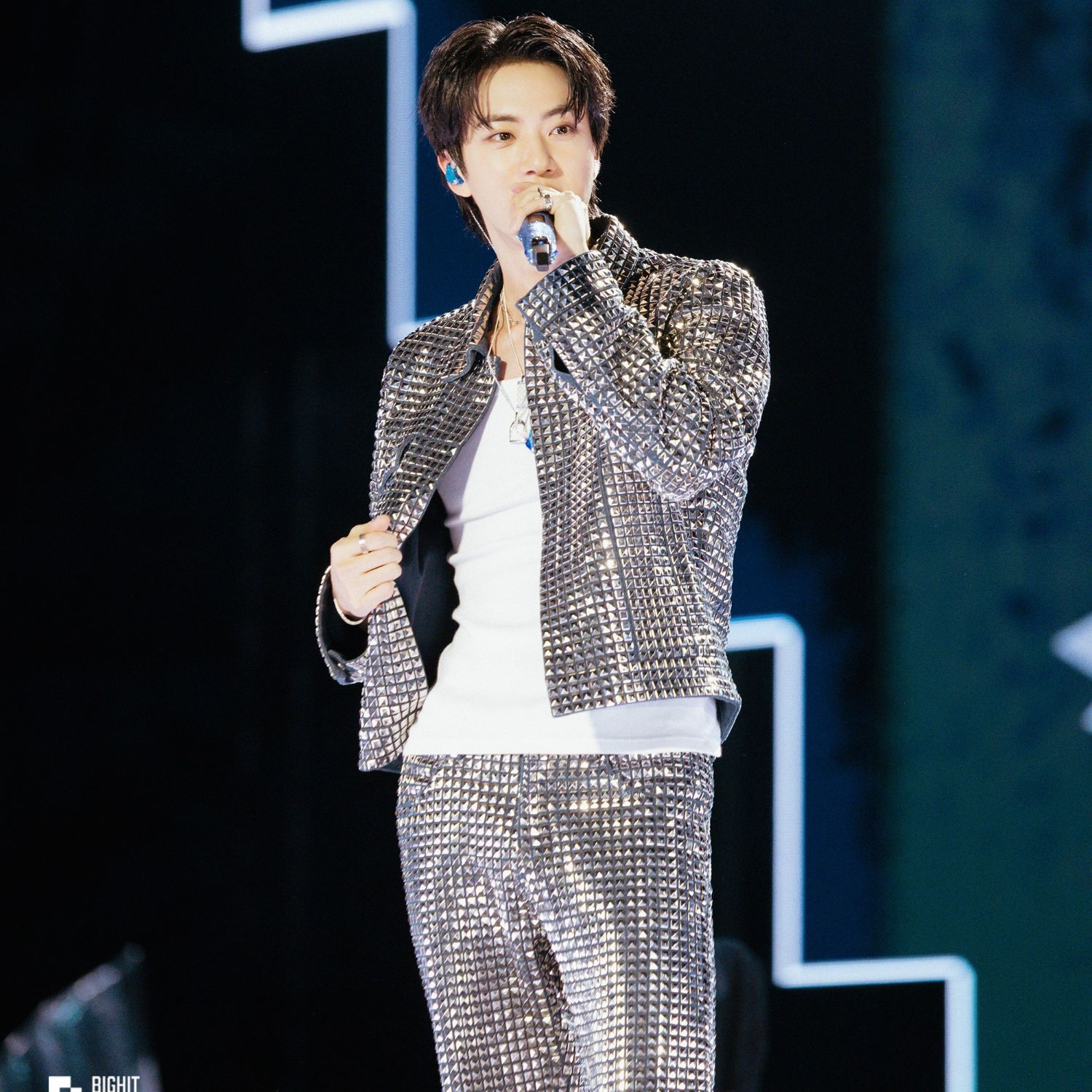 진 (방탄소년단) 최근 활동샷