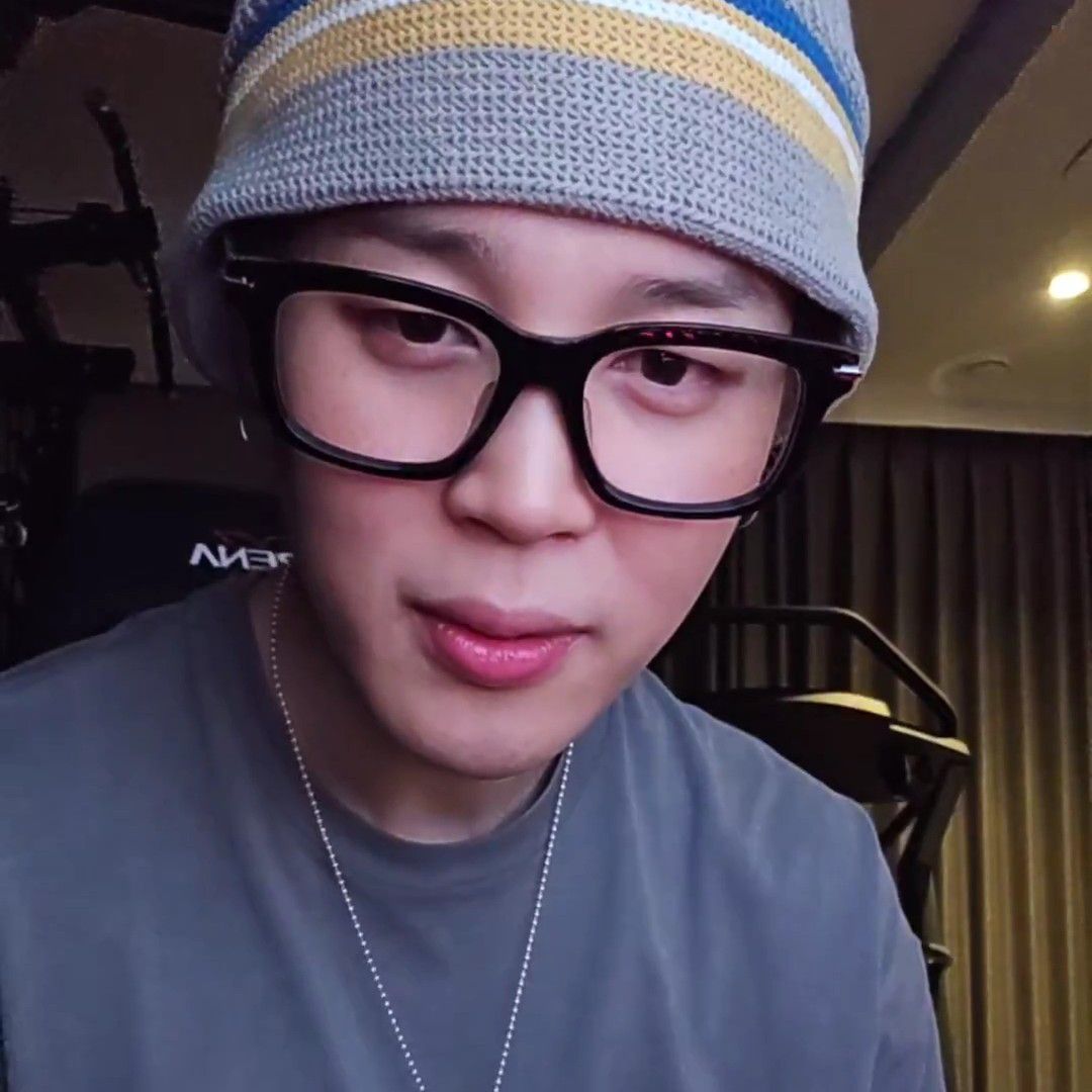 Foto aktivitas terbaru Jimin (BTS)