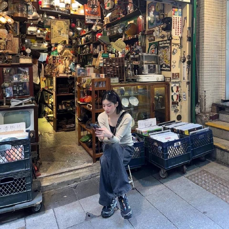 Behind-the-scenes cut of Kwon Eunbi