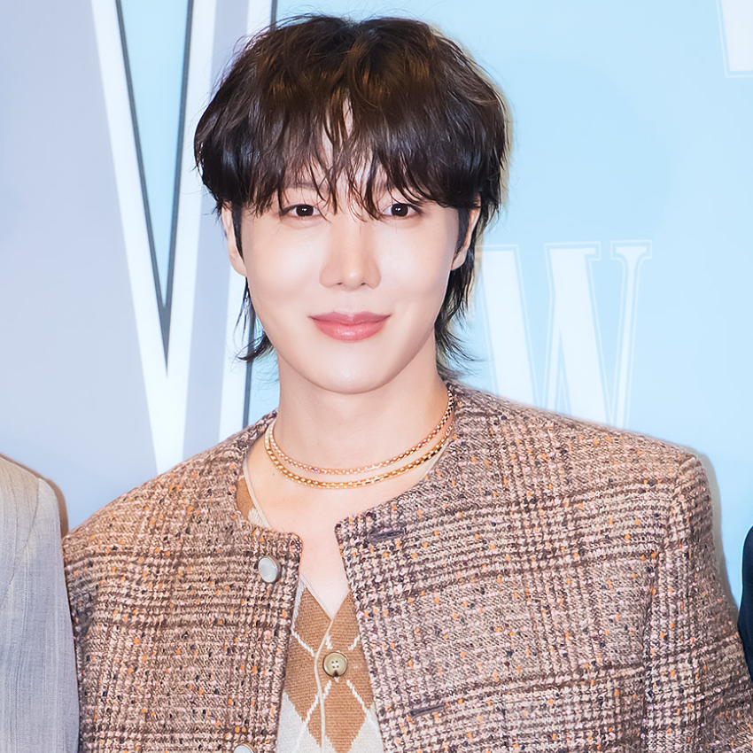 Latest photo of j-hope (BTS)