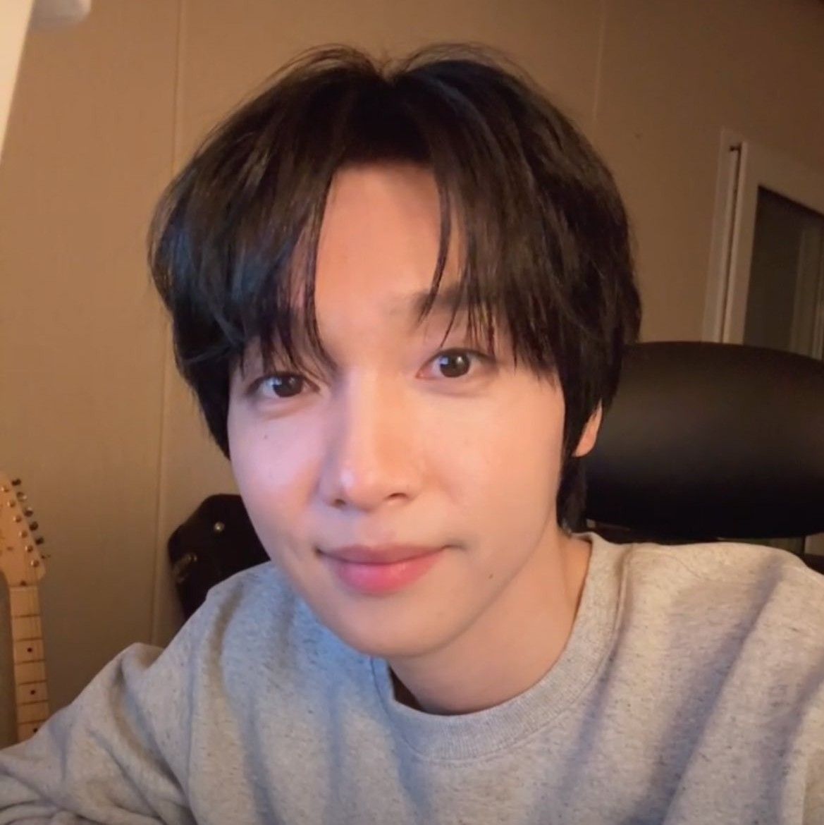 A moment captured by Jeong Sewoon's fan