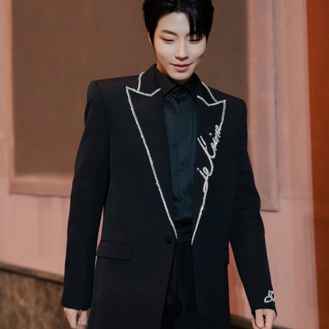 Recent activity shot of Kim Jiwoong (ZEROBASEONE)