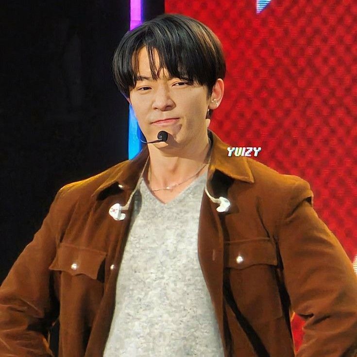 Latest photo of Donghae (Super Junior)