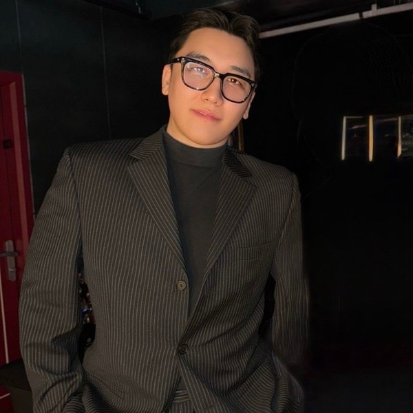 Popular profile image of Seungri selected by votes