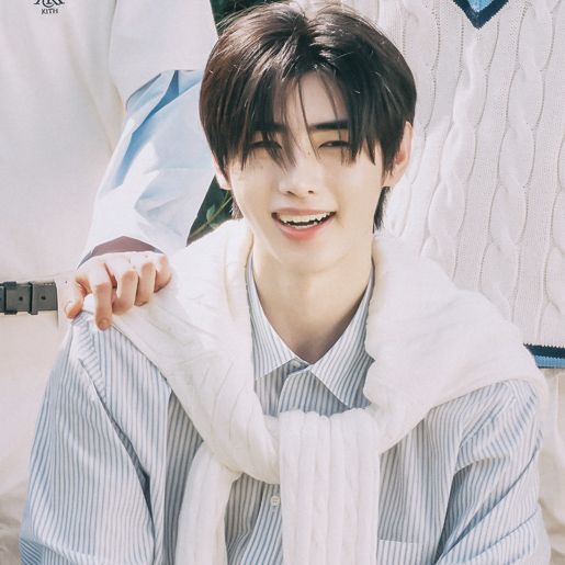 Recent activity shot of Sunghoon (ENHYPEN)