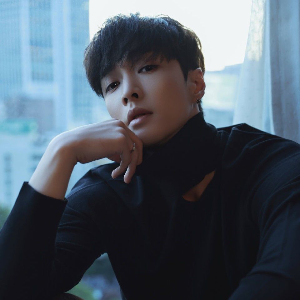 A moment captured by Lay (EXO)'s fan