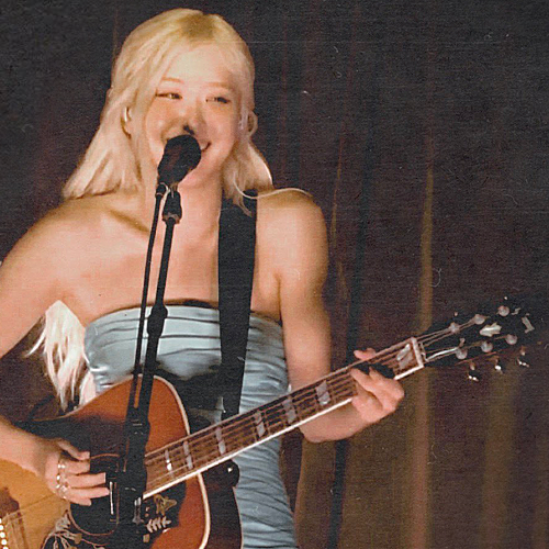 Latest photo of ROSÉ (BLACKPINK)