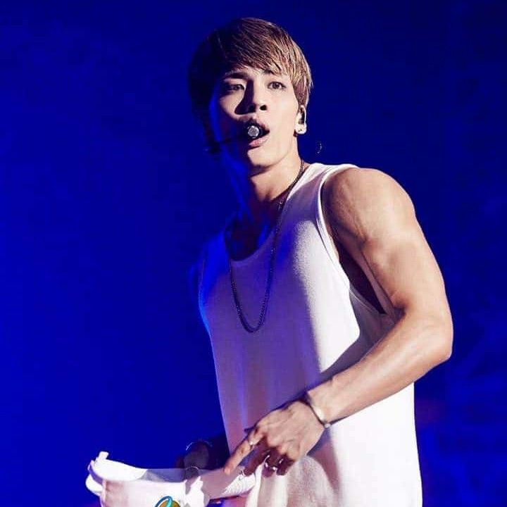 A moment captured by Jonghyun (SHINee)'s fan