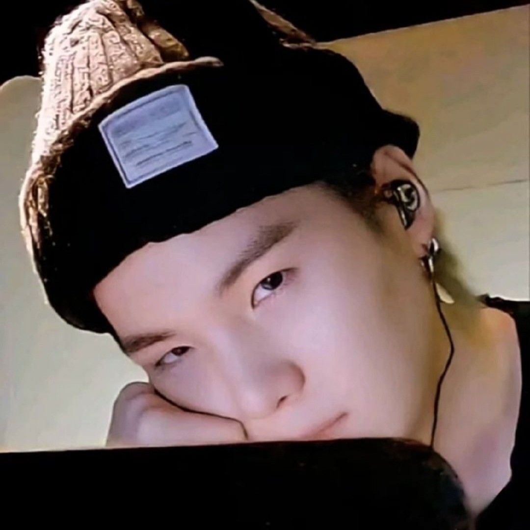 Latest photo of SUGA (BTS)