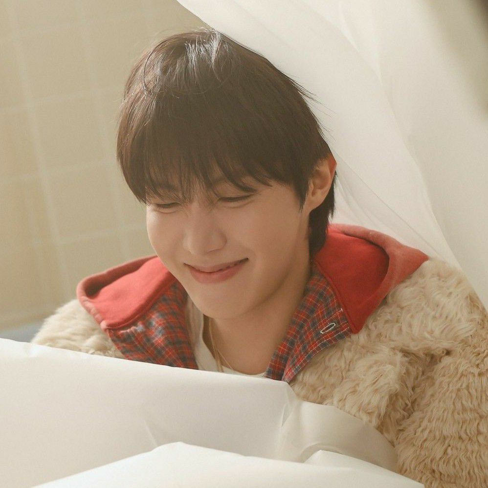 Foto terbaru j-hope (BTS)