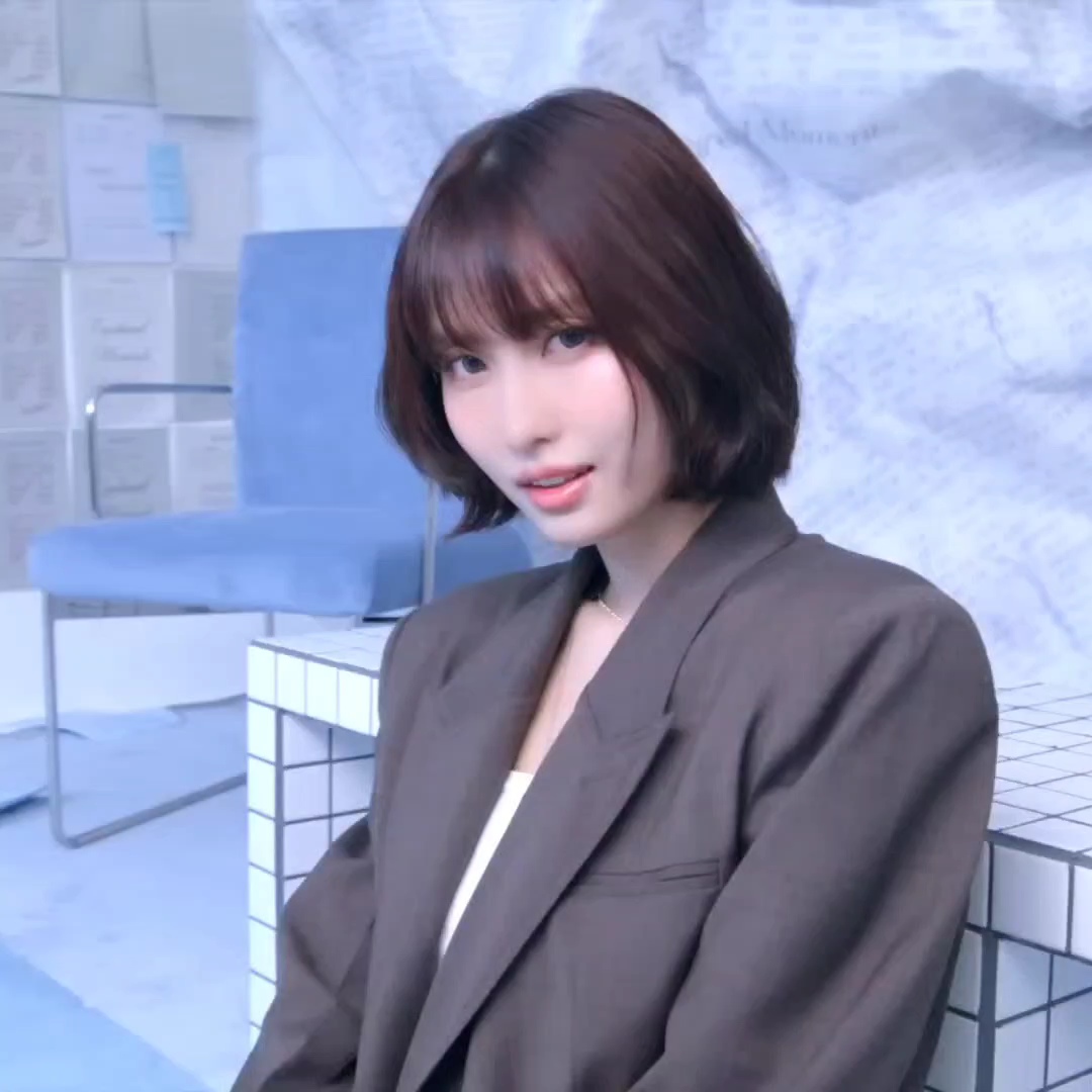 모모 (TWICE)의 최신 사진