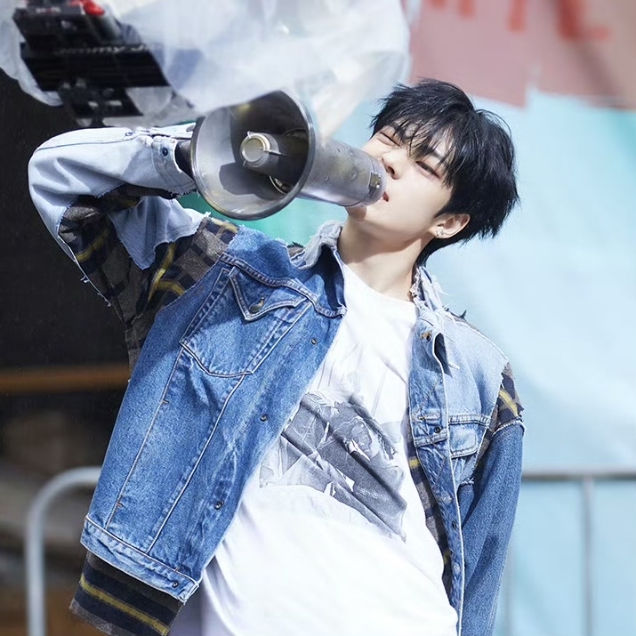 Foto aktivitas terbaru Kim Junmin (WHIB)