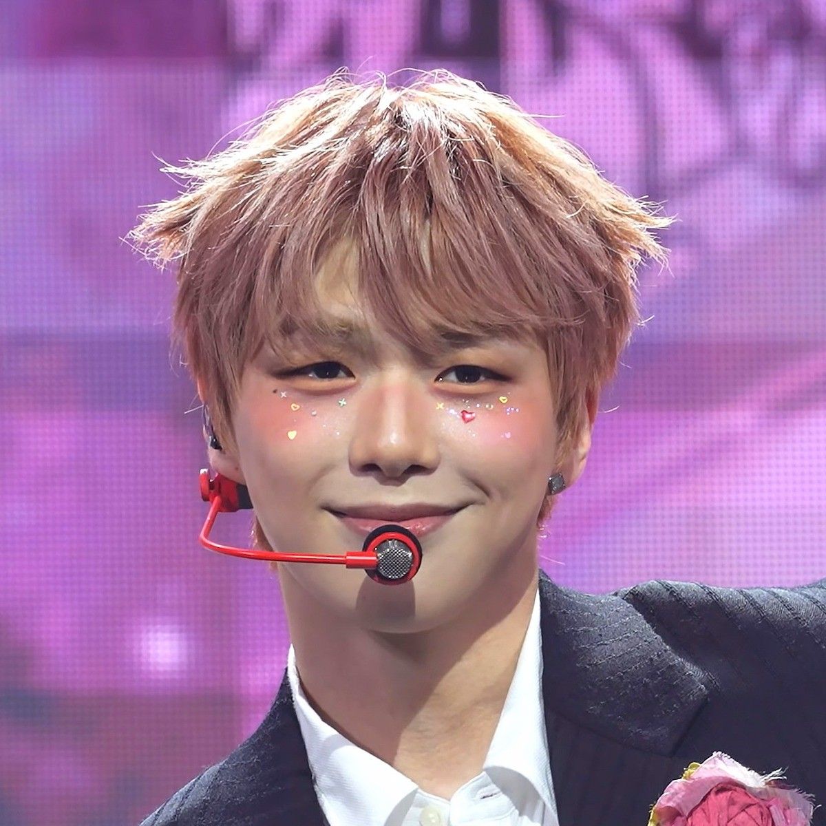 姜丹尼尔的幕后花絮